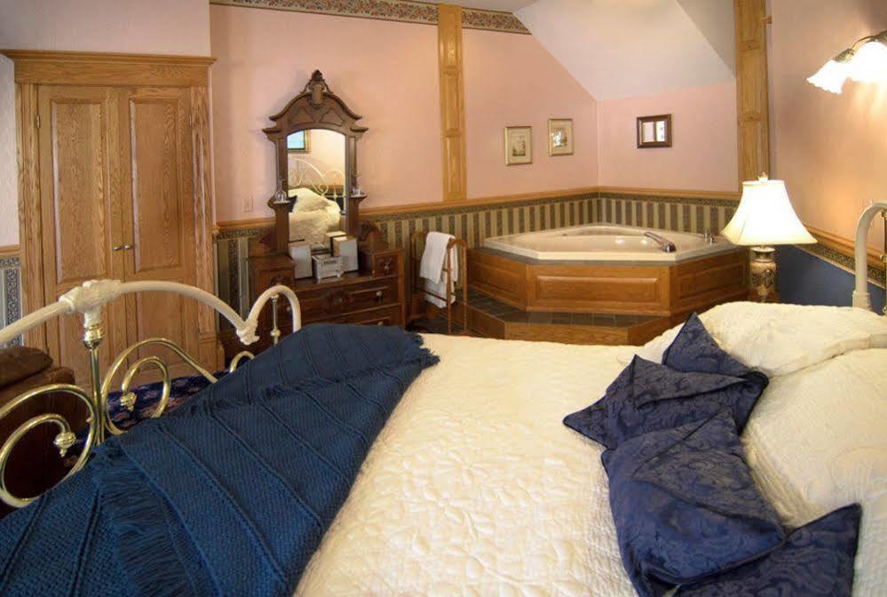 Old Rittenhouse Inn ベイフィールド エクステリア 写真