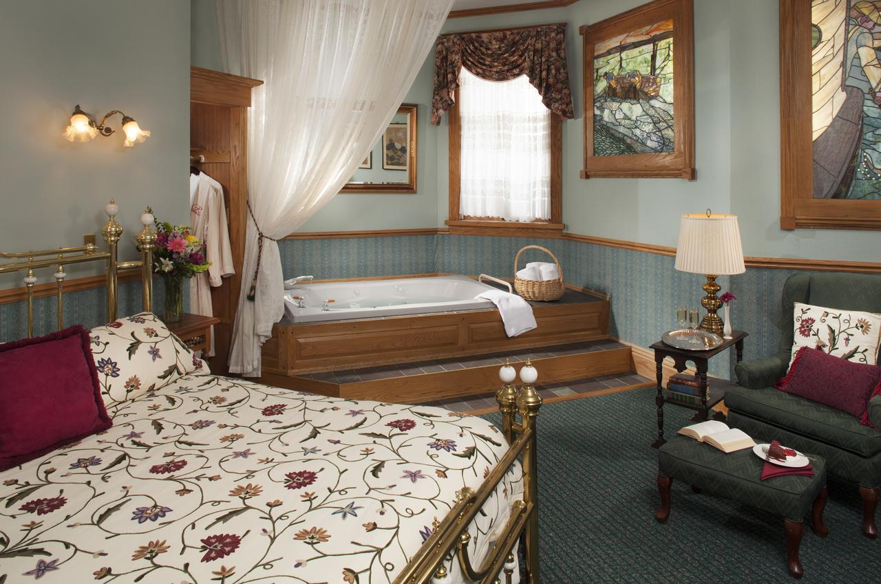 Old Rittenhouse Inn ベイフィールド エクステリア 写真